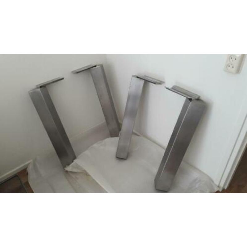 Te koop 4 geborstelde tafelpoten [rvs]