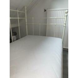 Eenpersoonsbed met matras (wit)