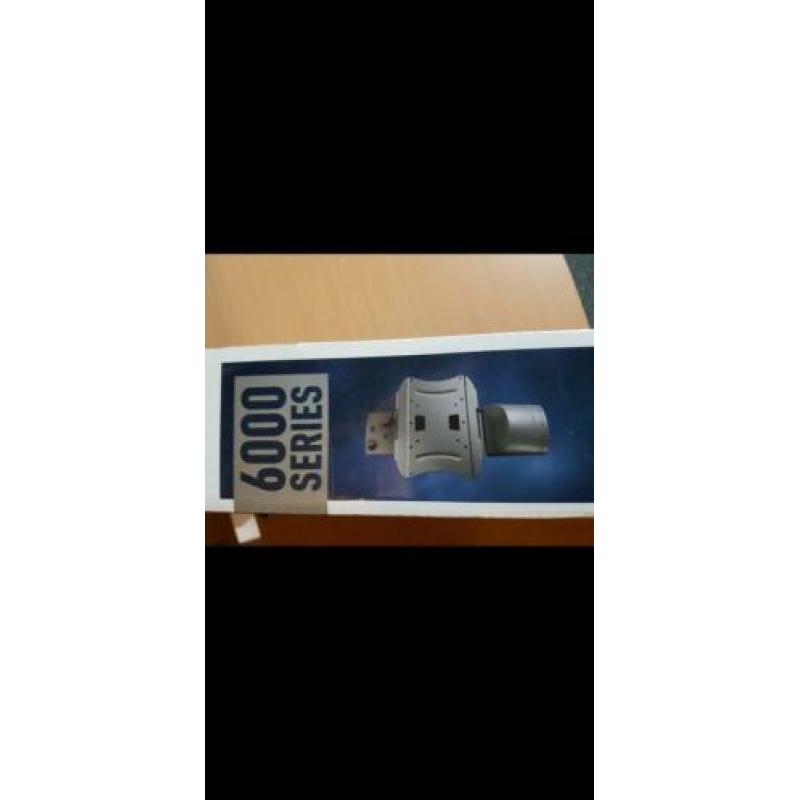 Nieuwe Vogel's tv wandsteun