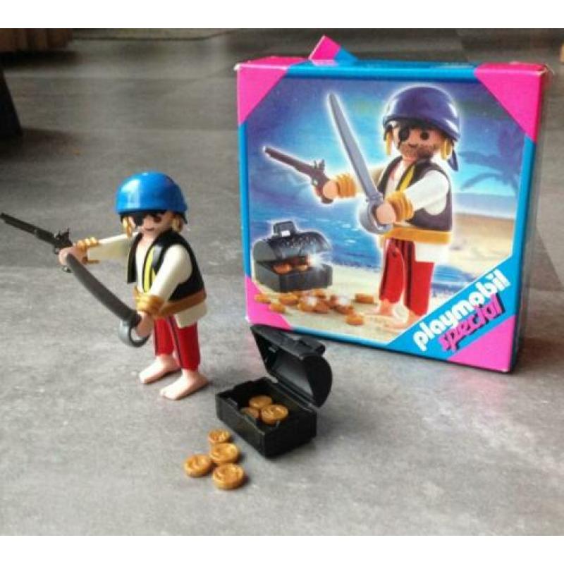 Veel Playmobil setjes/figuurtjes in prima staat.