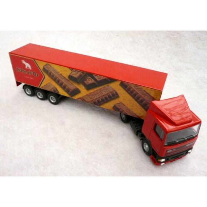 Lion toys Daf 95.400 + oplegger Cote d'or chocolade.