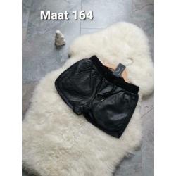 Maat 164 NIEUW Meisjes Imitatieleren Korte Broek Zwart