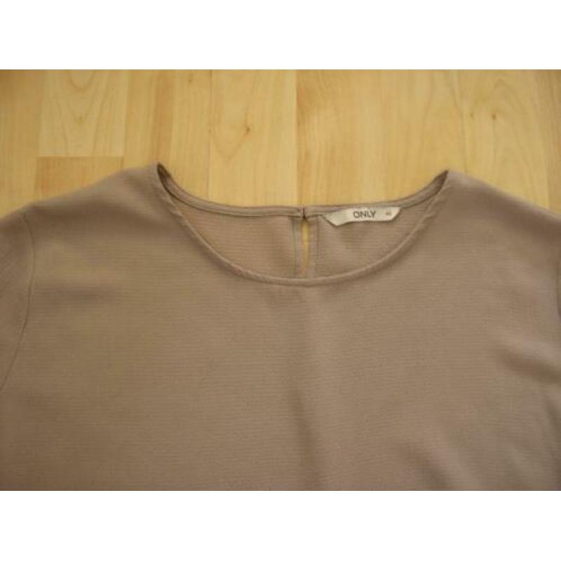 ONLY blouse maat 40