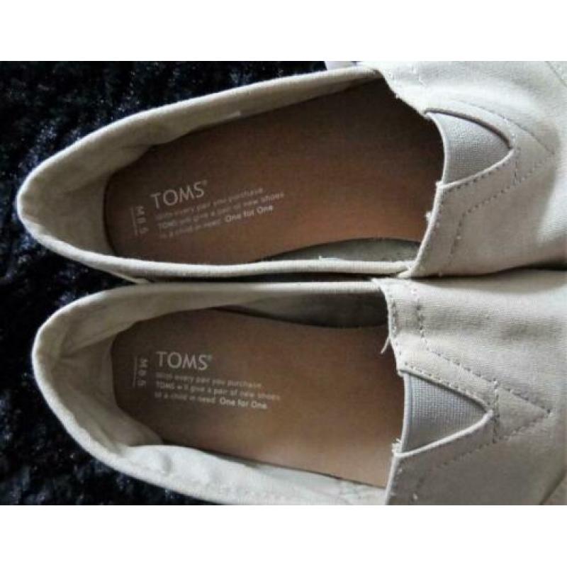 TOMS heren maat 41 ***