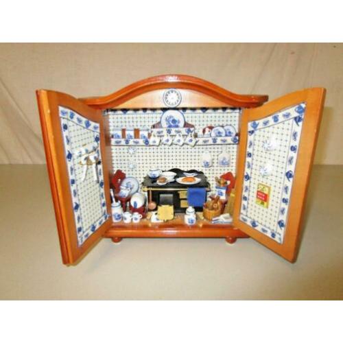 miniatuur kast vintage poppenhuis winkeltje keuken in kast