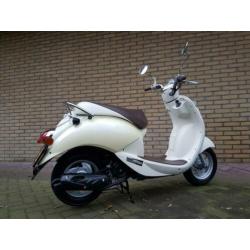 Sym Mio 50 4 Takt Limited Edition bromscooter (45KM) 6410KM!