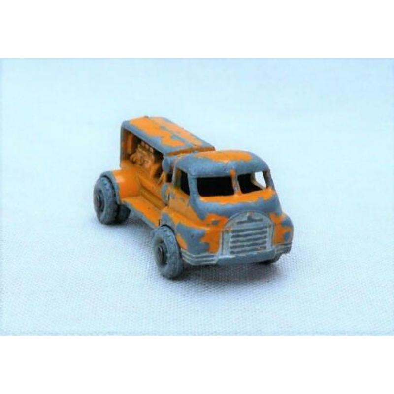 Bedford s type compressor truck. Matchbox 28a (1956 - 1958).