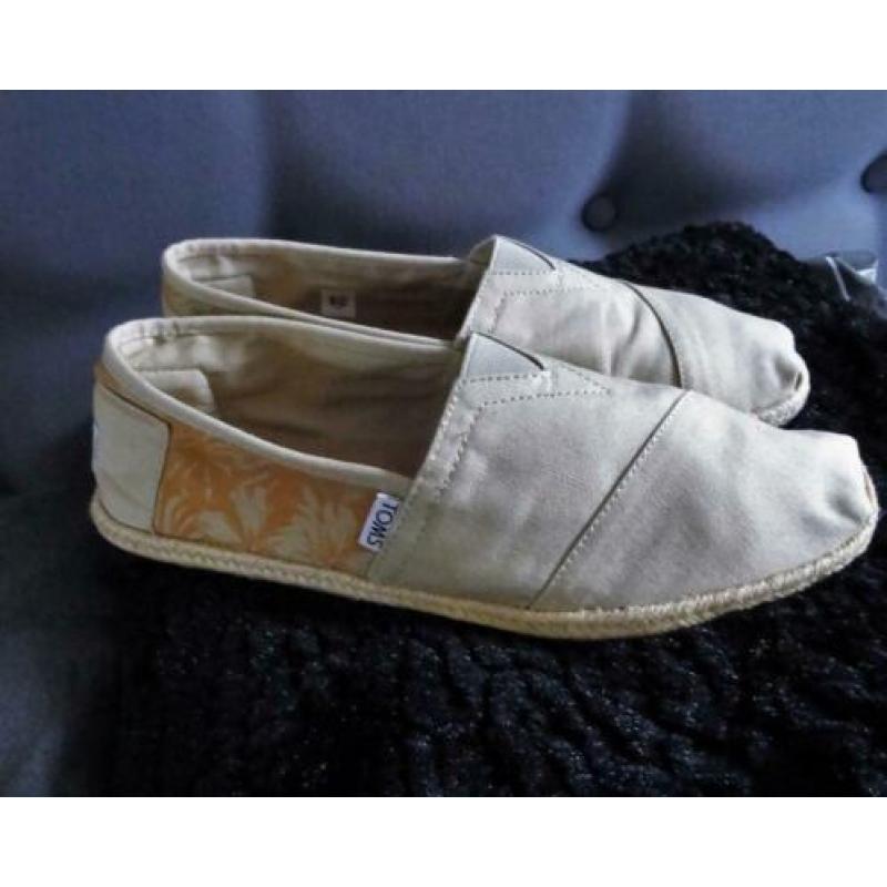 TOMS heren maat 41 ***