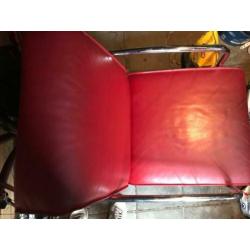 Rode leren stoel, modern design, Loods 5