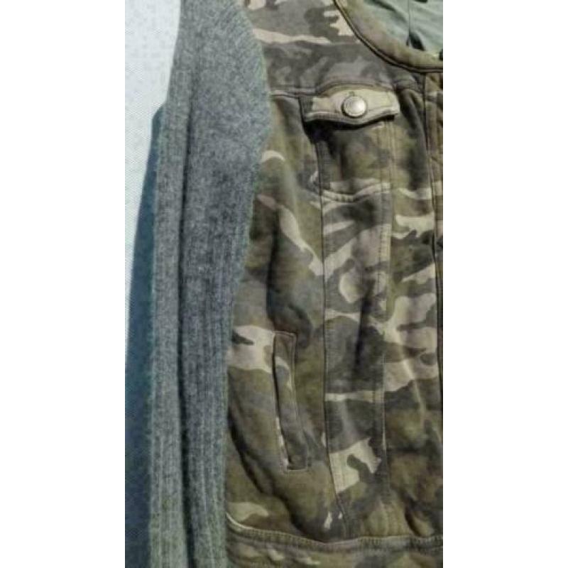 YAYA army camouflage sportief jasje met angora mouw mt 40