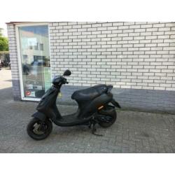Aktie! piaggio zip sp 45km brom 4t mat zwart bj2015 6000km