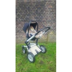 kinderwagen Joolz Day met zonneparaplu en maxicosi