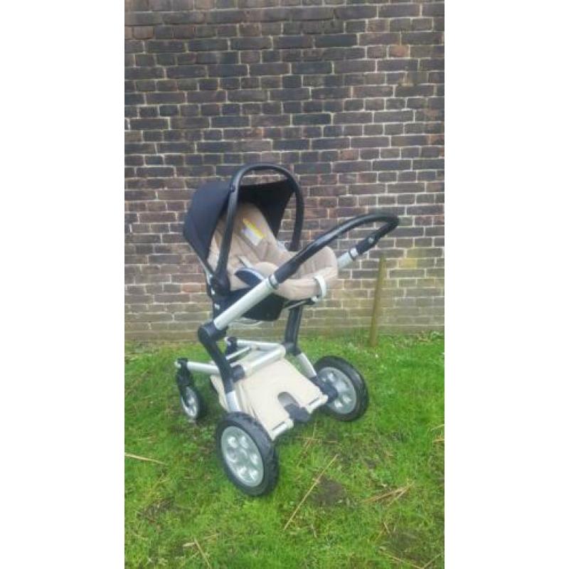 kinderwagen Joolz Day met zonneparaplu en maxicosi
