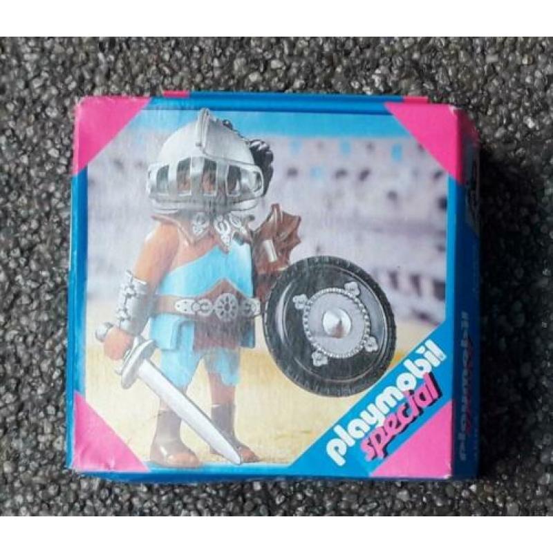 Veel Playmobil setjes/figuurtjes in prima staat.