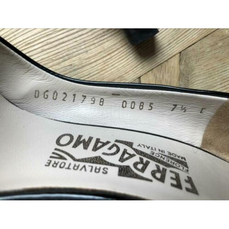 Ferragamo EU maat 38 model Nene lakleer