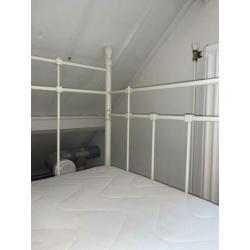 Eenpersoonsbed met matras (wit)
