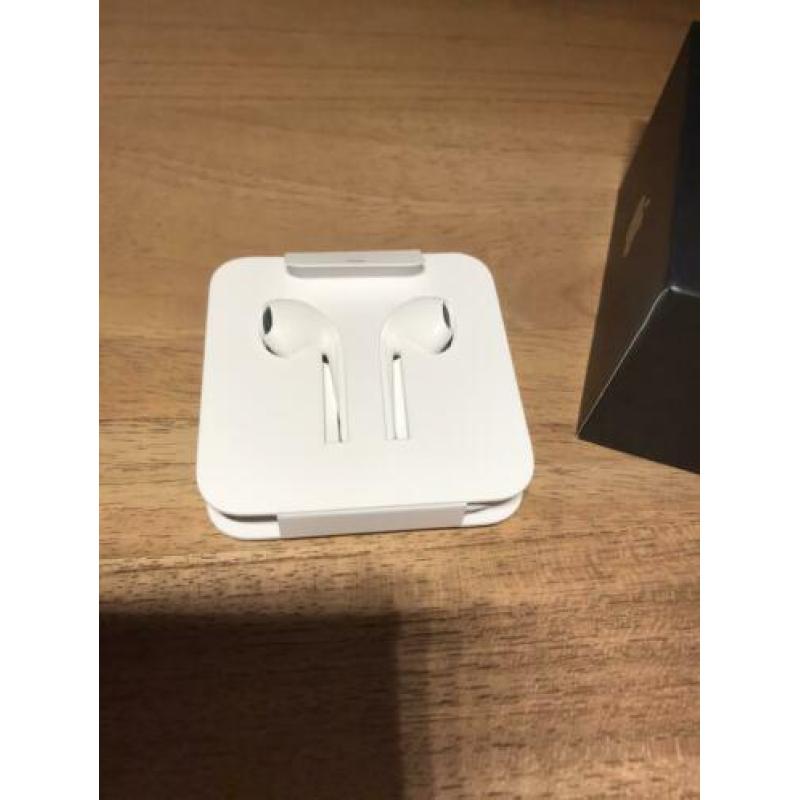 Iphone 7 + (nieuwe)oortjes 128gb