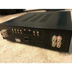 Hegel H200 top versterker 200 wpc