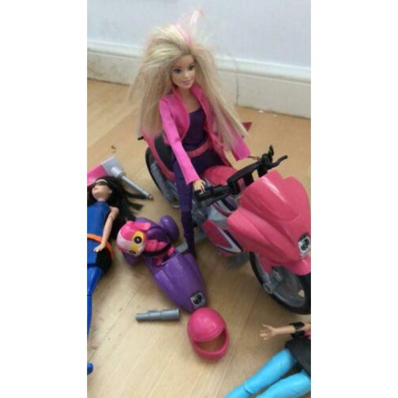 Barbie Mattel superhelden met motor