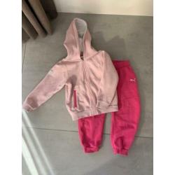 Puma jogging pak licht roze/ donker roze (maat 4jr/ 104cm)