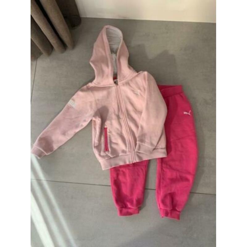 Puma jogging pak licht roze/ donker roze (maat 4jr/ 104cm)