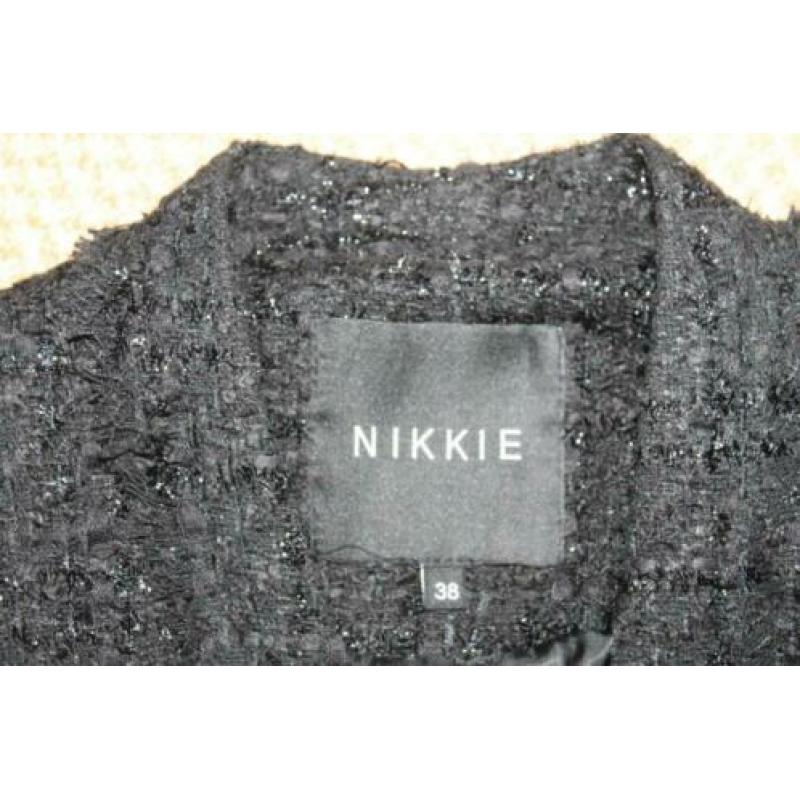 Prachtige zwarte lange jas van Nikkie, maat 38