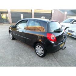 Renault Clio 1.2-16V Special Line