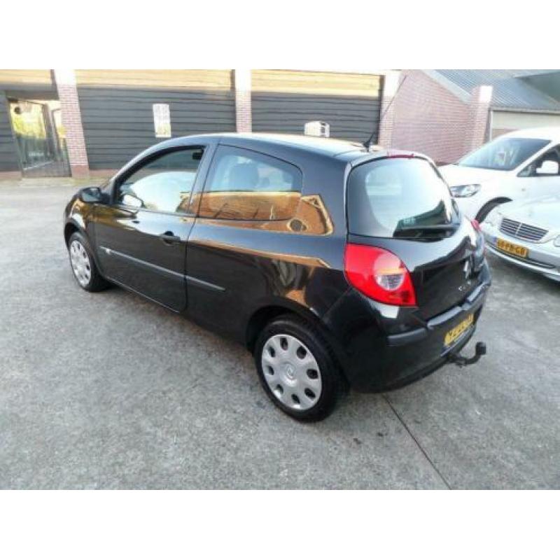 Renault Clio 1.2-16V Special Line