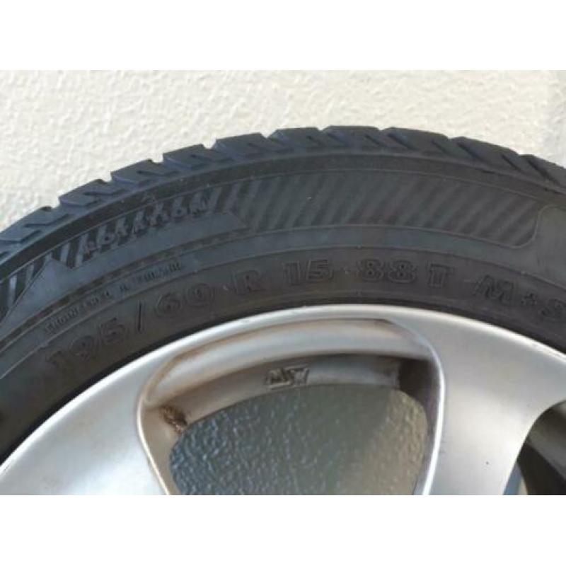 Nokian winterbanden 195/60R15