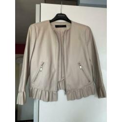 Diverse blazers, jasjes, mantels in maten xs, s