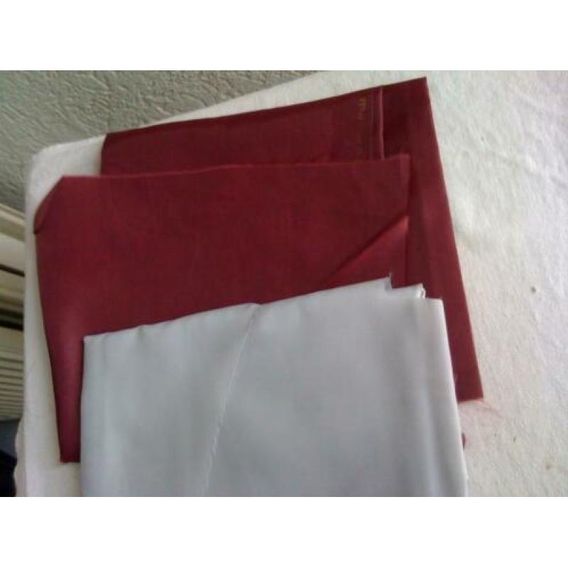 veel coupons voeringstof veel kleuren/lappen stof