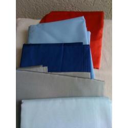 veel coupons voeringstof veel kleuren/lappen stof