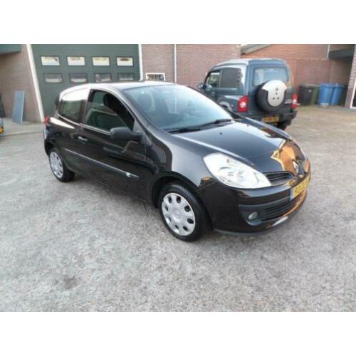 Renault Clio 1.2-16V Special Line