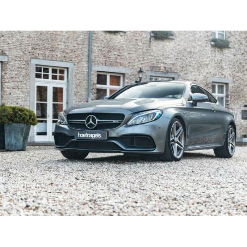 Mercedes-Benz C-Klasse Coupé 63 AMG panorama burmester