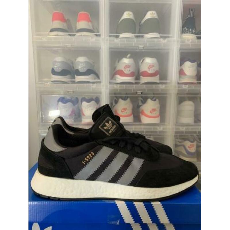 Adidas iniki runner maat 47 1/3