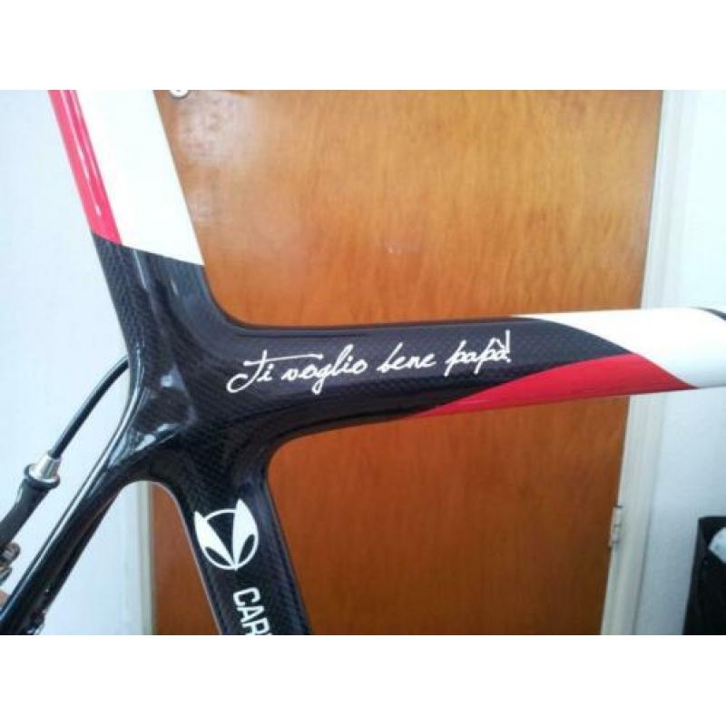 naam of logo stickers voor op uw fietshelm of fiets