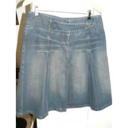 C106 Green Hills mt 40 rok denim spijkerrok plooien