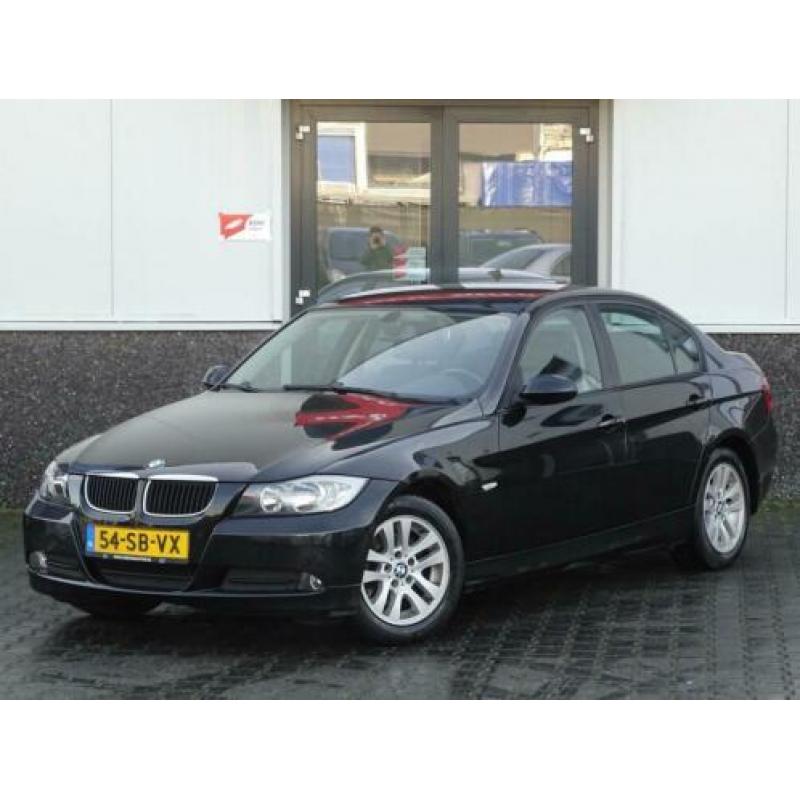 BMW 3-serie 318i KEURIGE AUTO (bj2005)