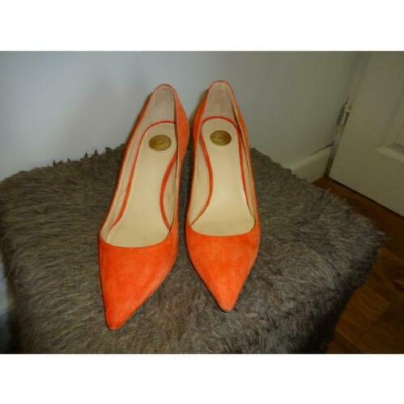 D4A Elisabetta Franchi oranje pumps goud logo hakje IGST 38