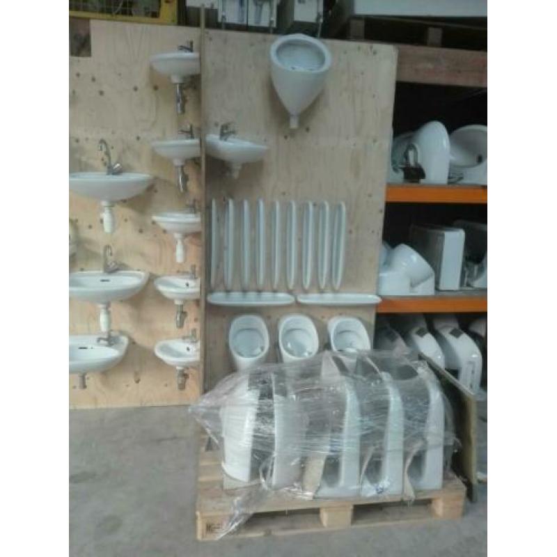 Wastafel / wasbak / fonteintje / toiletpot / urinoirs