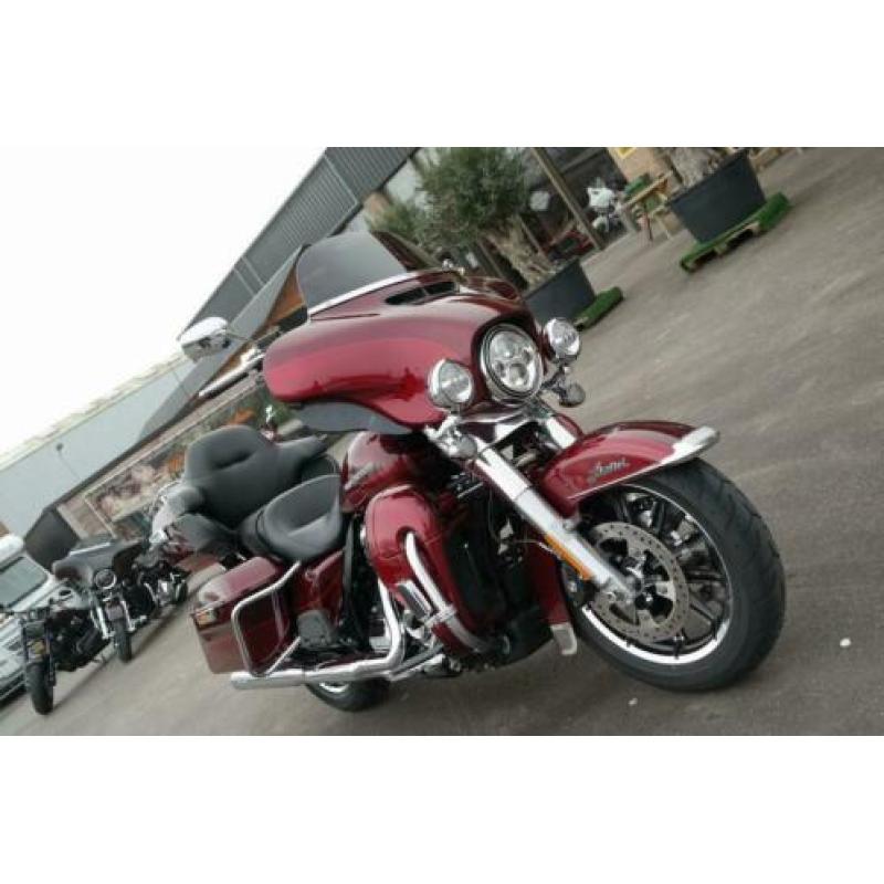 Harley-Davidson FLHTK Electra Glide Ultra LTD (bj 2017)
