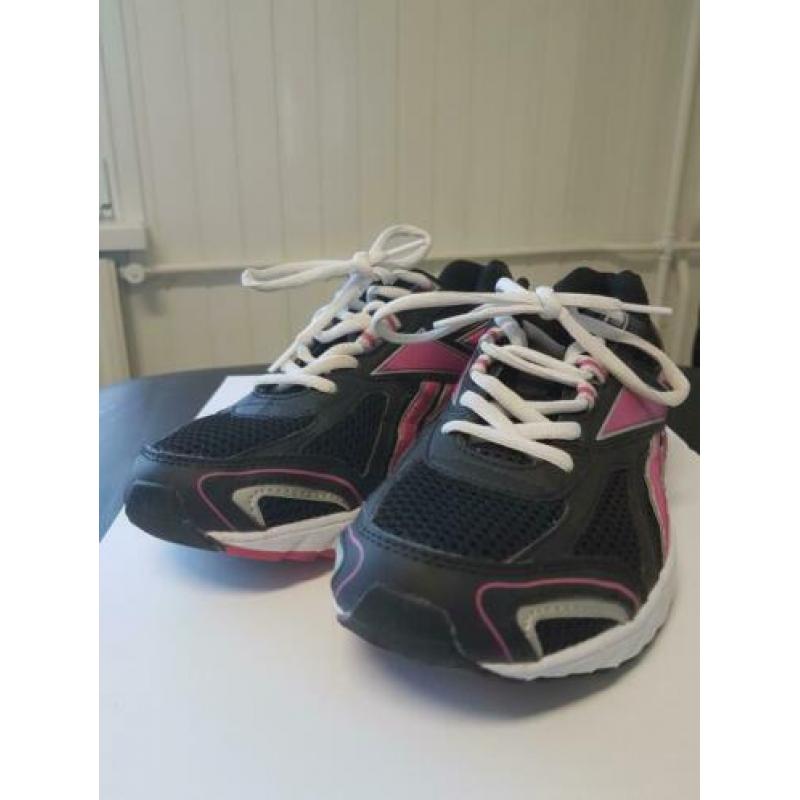 Reebok hardloopschoenen maat 38,5