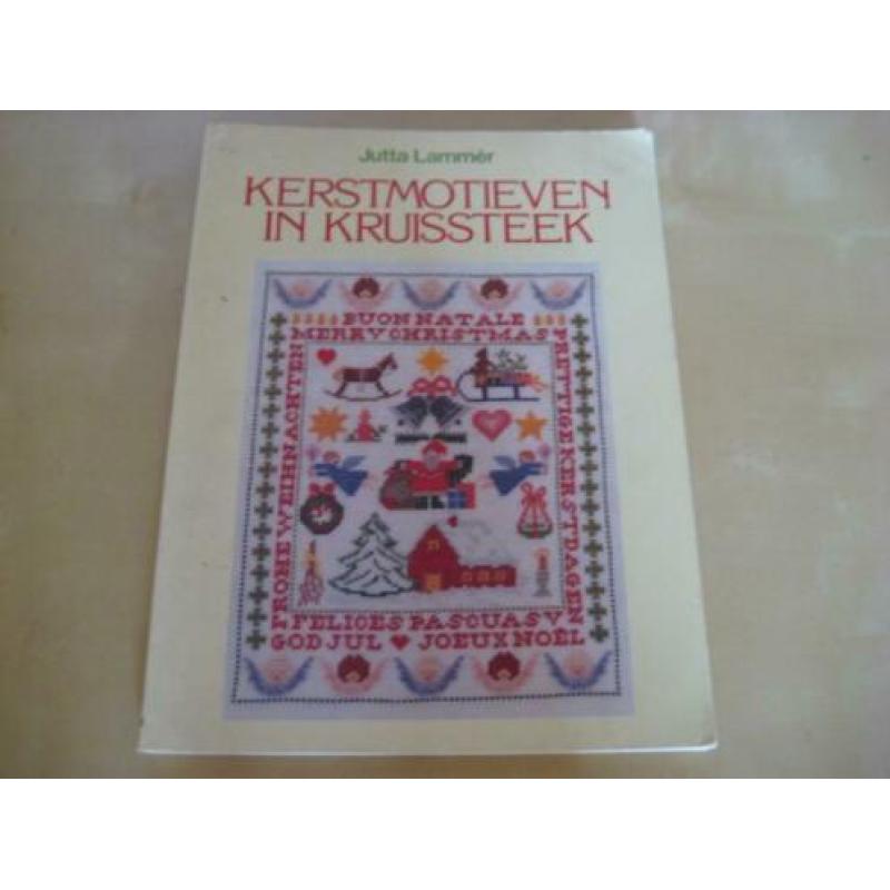 Kerstmotieven in Kruissteek van Jutta Lammer