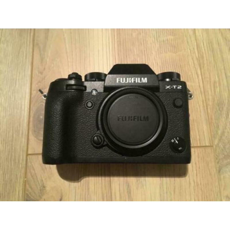 Fujifilm X-T2 + grip