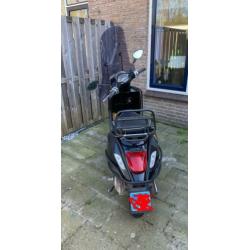 Zwarte vespa sprint 2017