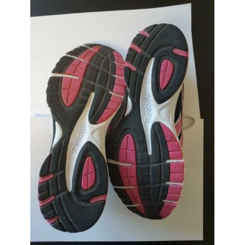 Reebok hardloopschoenen maat 38,5