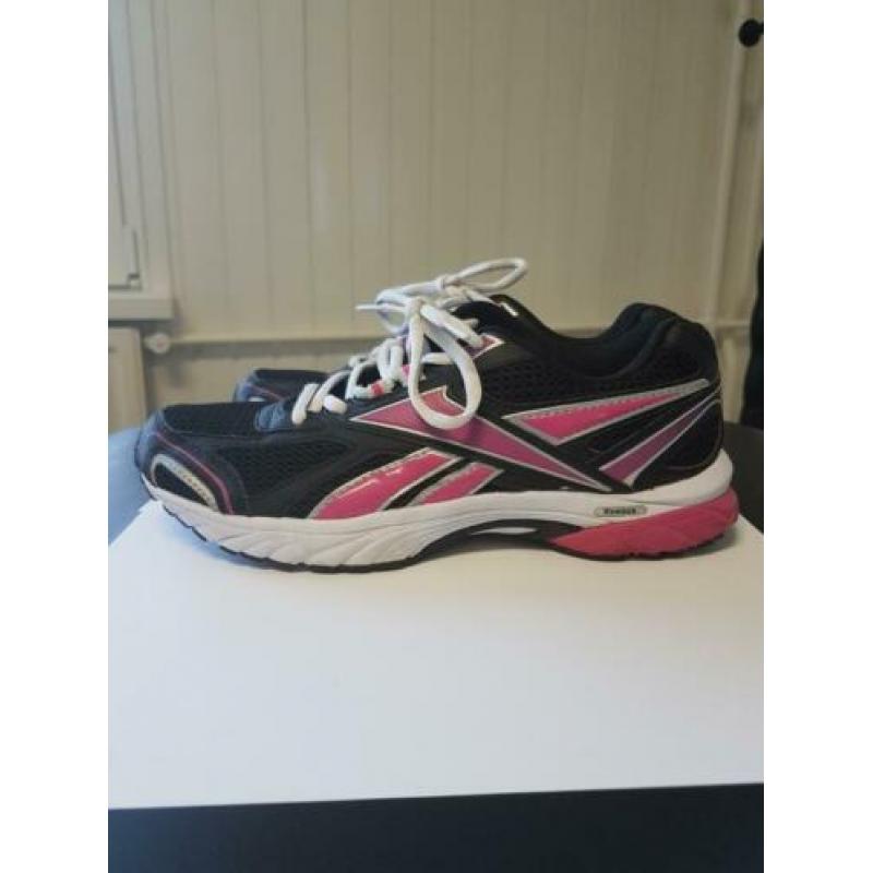 Reebok hardloopschoenen maat 38,5