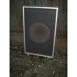Te Koop LEGE BASS CAB (18 inch speaker)