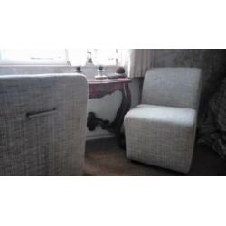 4 prachtige eetkamerstoelen