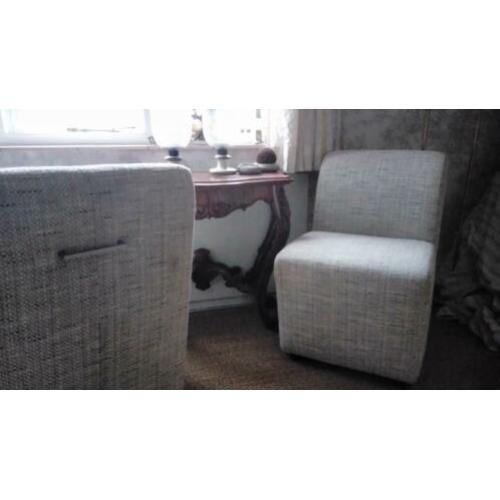 4 prachtige eetkamerstoelen
